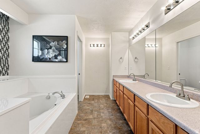 10574 S OZARKS DR, South Jordan, UT 84095
