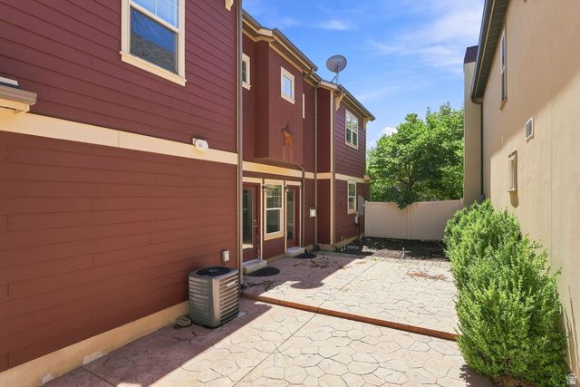 10574 S OZARKS DR, South Jordan, UT 84095