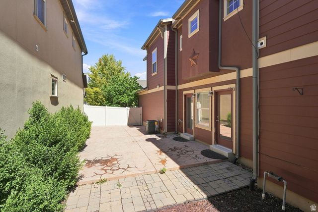 10574 S OZARKS DR, South Jordan, UT 84095