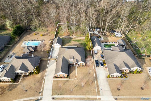 345 Northlake Drive, Meridianville, AL 35759