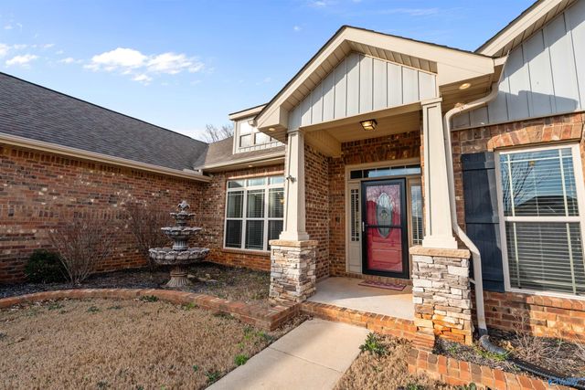 345 Northlake Drive, Meridianville, AL 35759