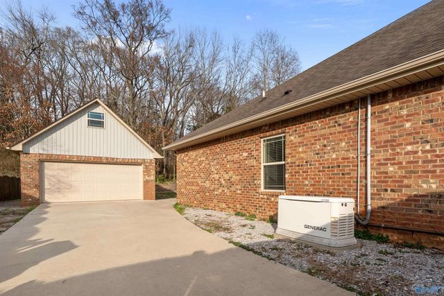 345 Northlake Drive, Meridianville, AL 35759