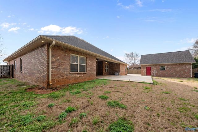 345 Northlake Drive, Meridianville, AL 35759