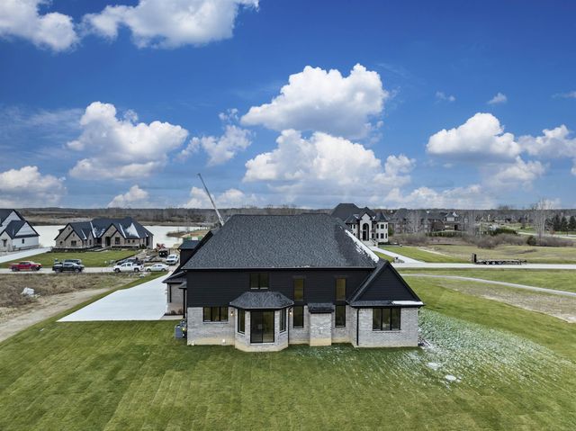 67770 Overlook Trail Drive, Washington, MI 48095