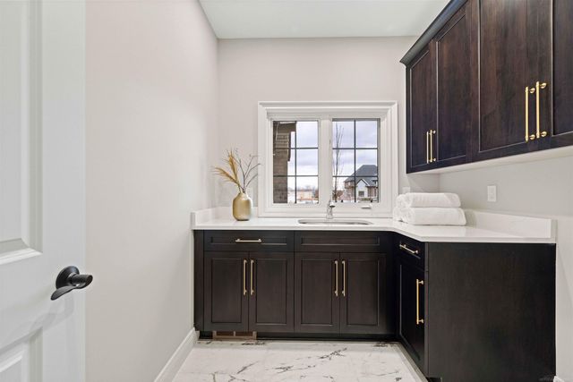 67770 Overlook Trail Drive, Washington, MI 48095