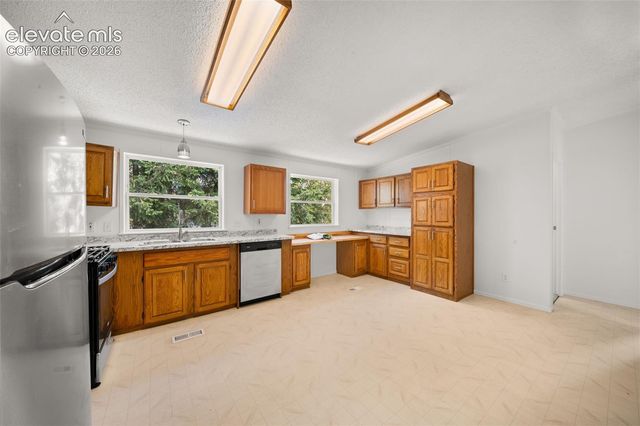 413 W Eaton Avenue, Cripple Creek, CO 80813
