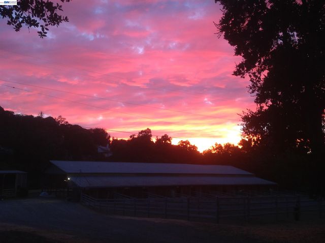 401 Pine Creek Road, Walnut Creek, CA 94598