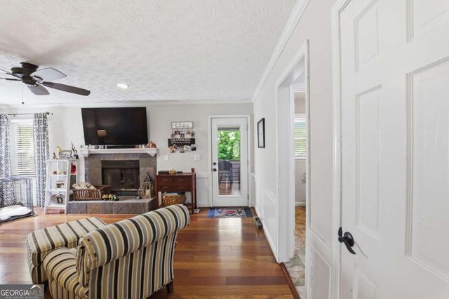 5001 Willow Creek Drive, Woodstock, GA 30188