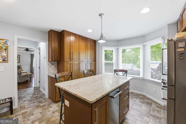 5001 Willow Creek Drive, Woodstock, GA 30188