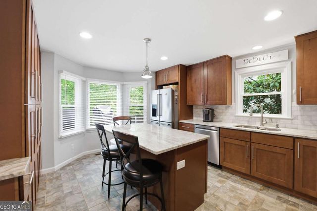 5001 Willow Creek Drive, Woodstock, GA 30188