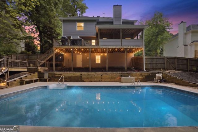 5001 Willow Creek Drive, Woodstock, GA 30188