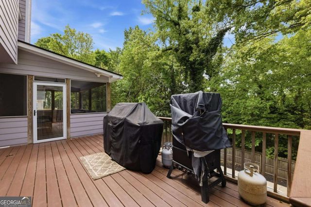 5001 Willow Creek Drive, Woodstock, GA 30188