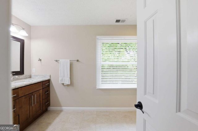 5001 Willow Creek Drive, Woodstock, GA 30188