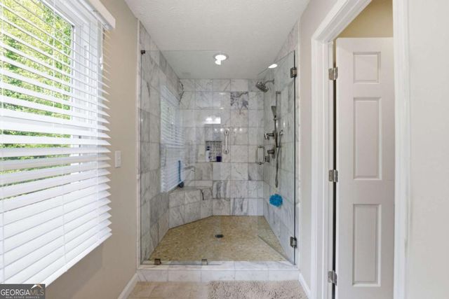 5001 Willow Creek Drive, Woodstock, GA 30188