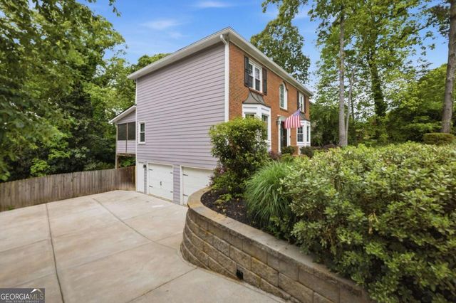 5001 Willow Creek Drive, Woodstock, GA 30188
