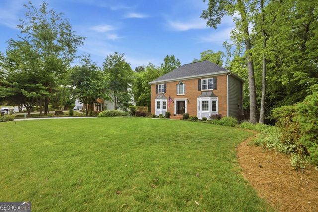 5001 Willow Creek Drive, Woodstock, GA 30188