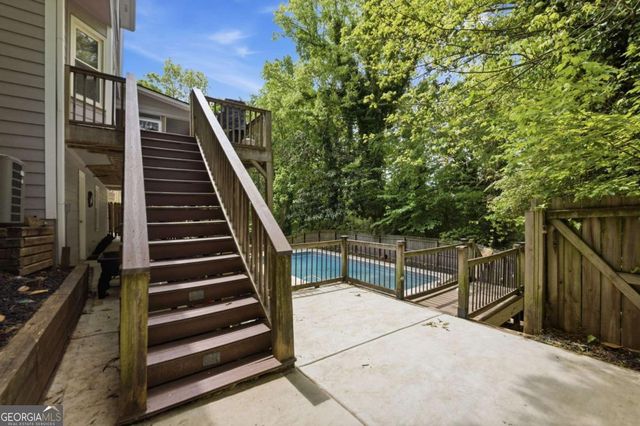 5001 Willow Creek Drive, Woodstock, GA 30188