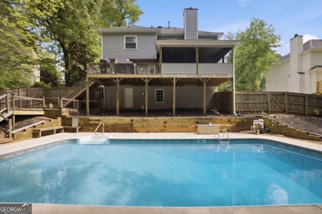 5001 Willow Creek Drive, Woodstock, GA 30188