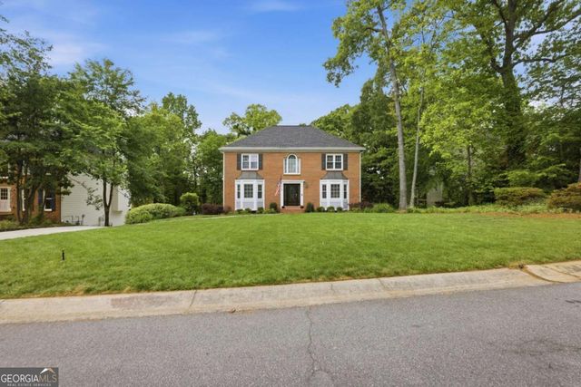 5001 Willow Creek Drive, Woodstock, GA 30188