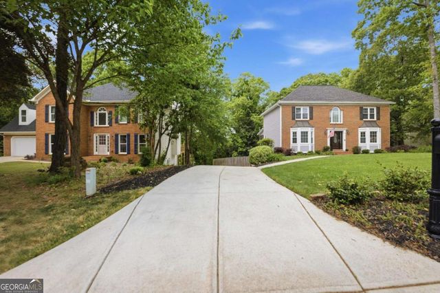 5001 Willow Creek Drive, Woodstock, GA 30188