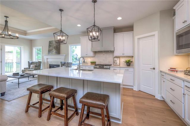 9854 W Greeley Street, Lenexa, KS 66227