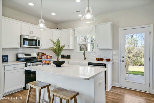2319 Caracara Drive, New Bern, NC 28560