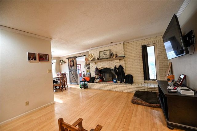 1305 S 145 Road, El Dorado Springs, MO 64744