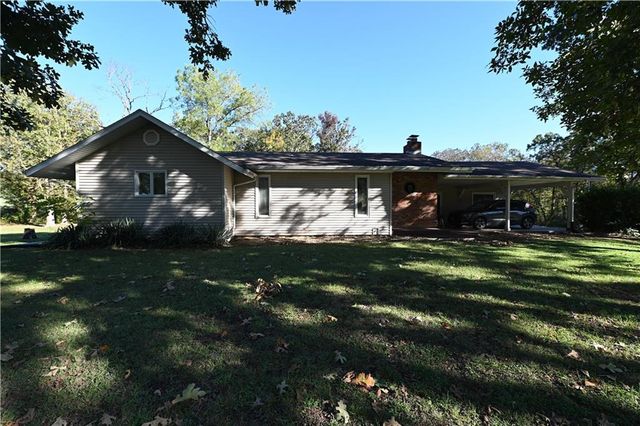 1305 S 145 Road, El Dorado Springs, MO 64744