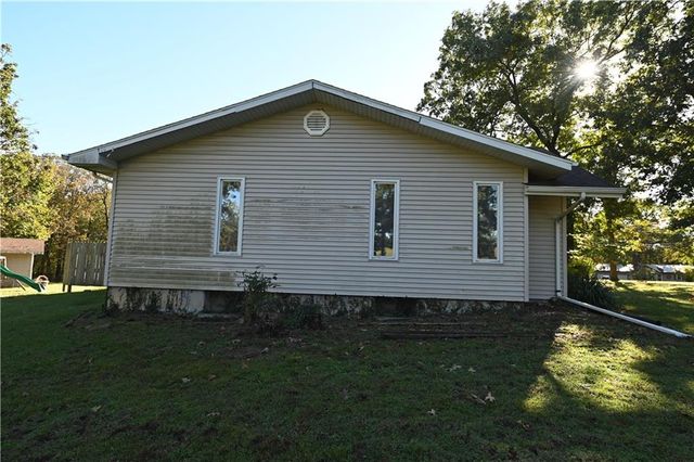 1305 S 145 Road, El Dorado Springs, MO 64744