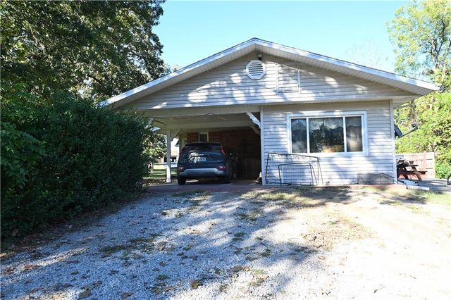 1305 S 145 Road, El Dorado Springs, MO 64744