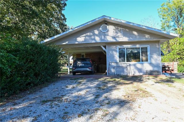 1305 S 145 Road, El Dorado Springs, MO 64744