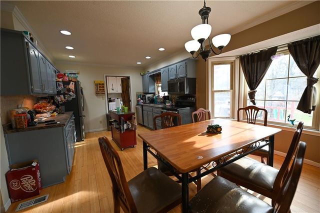 1305 S 145 Road, El Dorado Springs, MO 64744