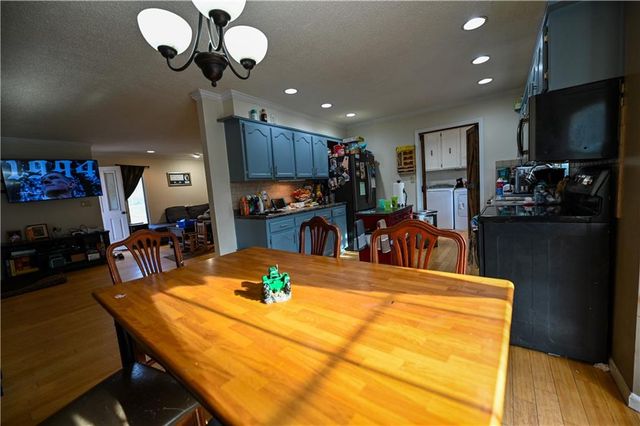 1305 S 145 Road, El Dorado Springs, MO 64744