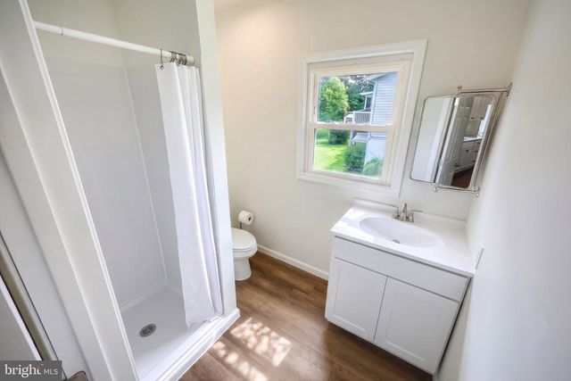 27 COLONIAL DR, Hanover, PA 17331