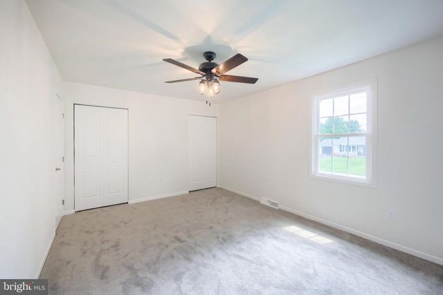 27 COLONIAL DR, Hanover, PA 17331