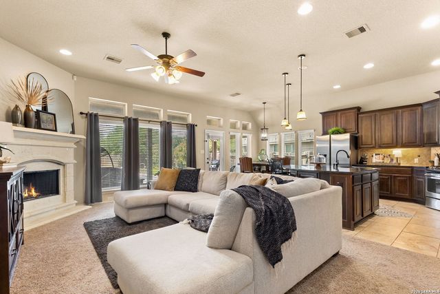 2194 Pioneer Pass, Seguin, TX 78155