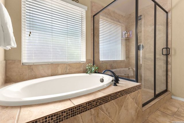 2194 Pioneer Pass, Seguin, TX 78155