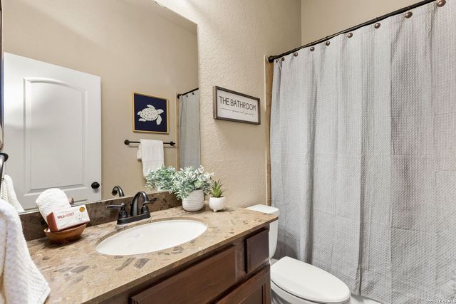 2194 Pioneer Pass, Seguin, TX 78155