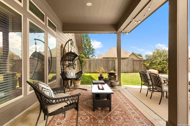 2194 Pioneer Pass, Seguin, TX 78155