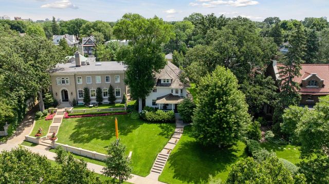 2225 E Lake Of The Isles Parkway, Minneapolis, MN 55405