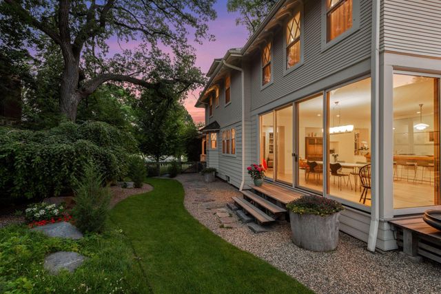 2225 E Lake Of The Isles Parkway, Minneapolis, MN 55405