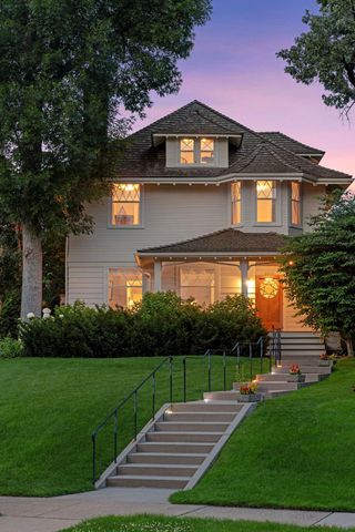 2225 E Lake Of The Isles Parkway, Minneapolis, MN 55405