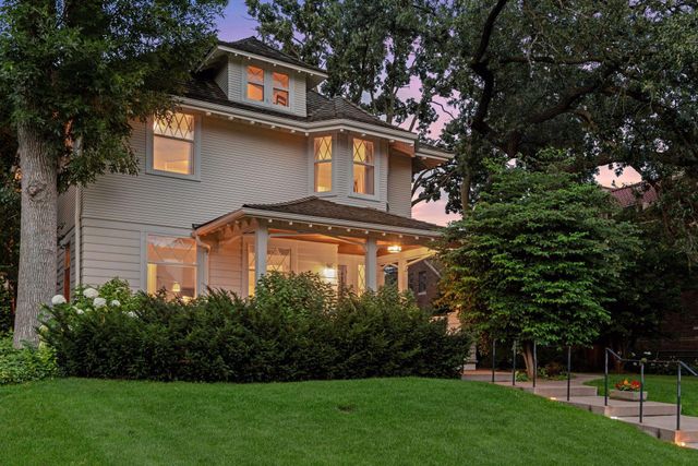 2225 E Lake Of The Isles Parkway, Minneapolis, MN 55405