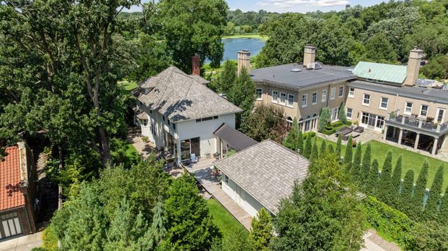 2225 E Lake Of The Isles Parkway, Minneapolis, MN 55405