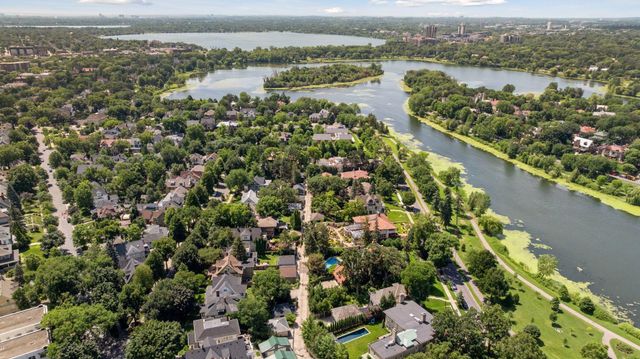 2225 E Lake Of The Isles Parkway, Minneapolis, MN 55405