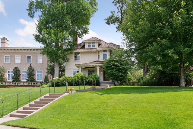 2225 E Lake Of The Isles Parkway, Minneapolis, MN 55405