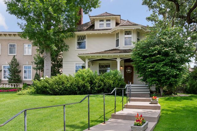 2225 E Lake Of The Isles Parkway, Minneapolis, MN 55405