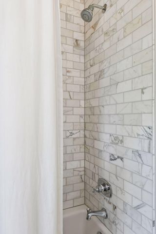 2225 E Lake Of The Isles Parkway, Minneapolis, MN 55405