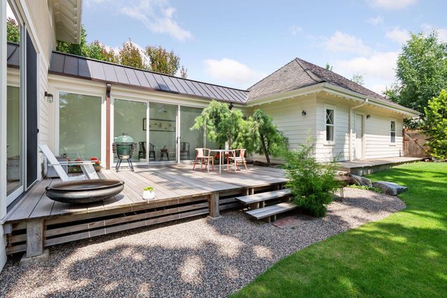 2225 E Lake Of The Isles Parkway, Minneapolis, MN 55405