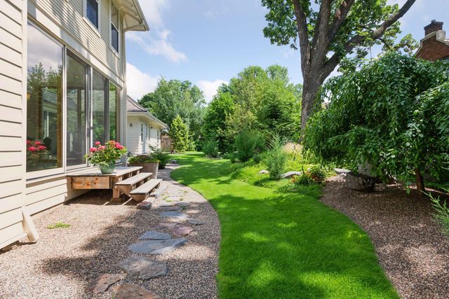 2225 E Lake Of The Isles Parkway, Minneapolis, MN 55405